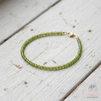 Peridot Armband | Minimalistischer filigraner Stapelschmuck